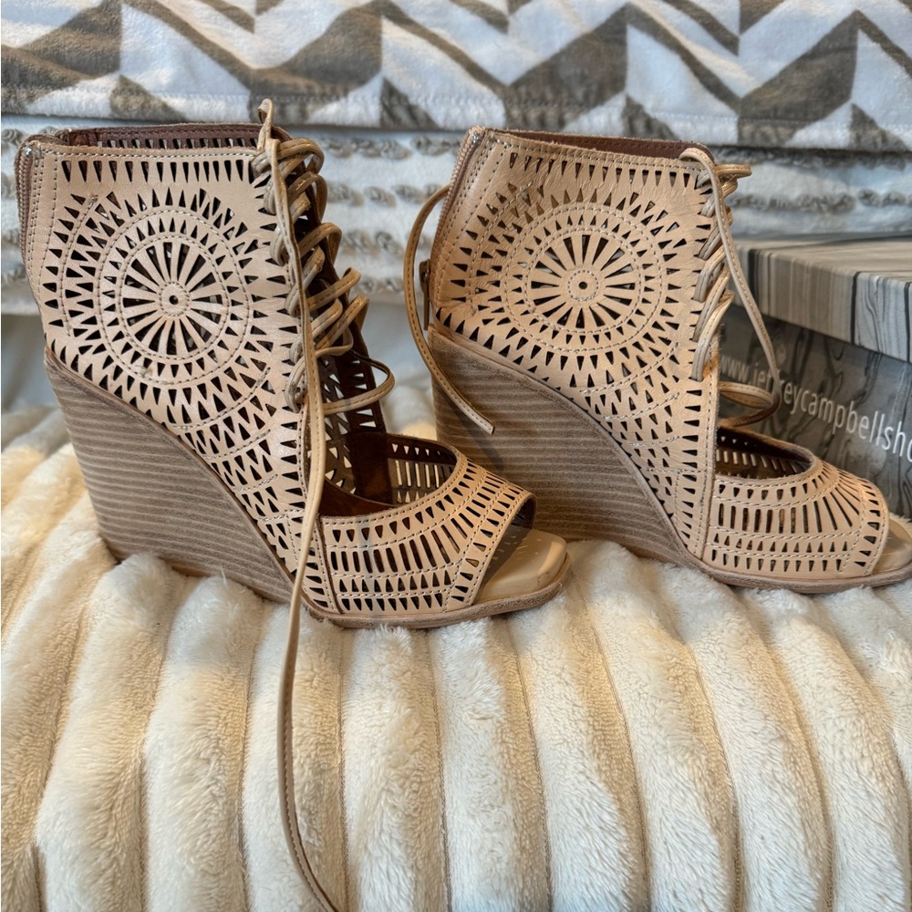 Jeffrey Campbell Rayoshi nude wedge